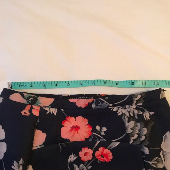 Adorable Floral Miniskirt - Picture 5 of 6